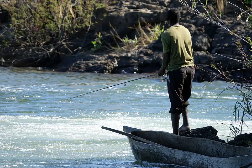 Caprivi–PopaFallsFischer.jpg