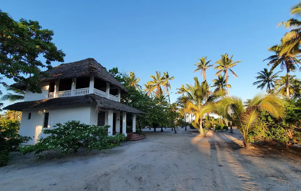 000bTansaniaNov2020KijongoBayBeachResort.jpg