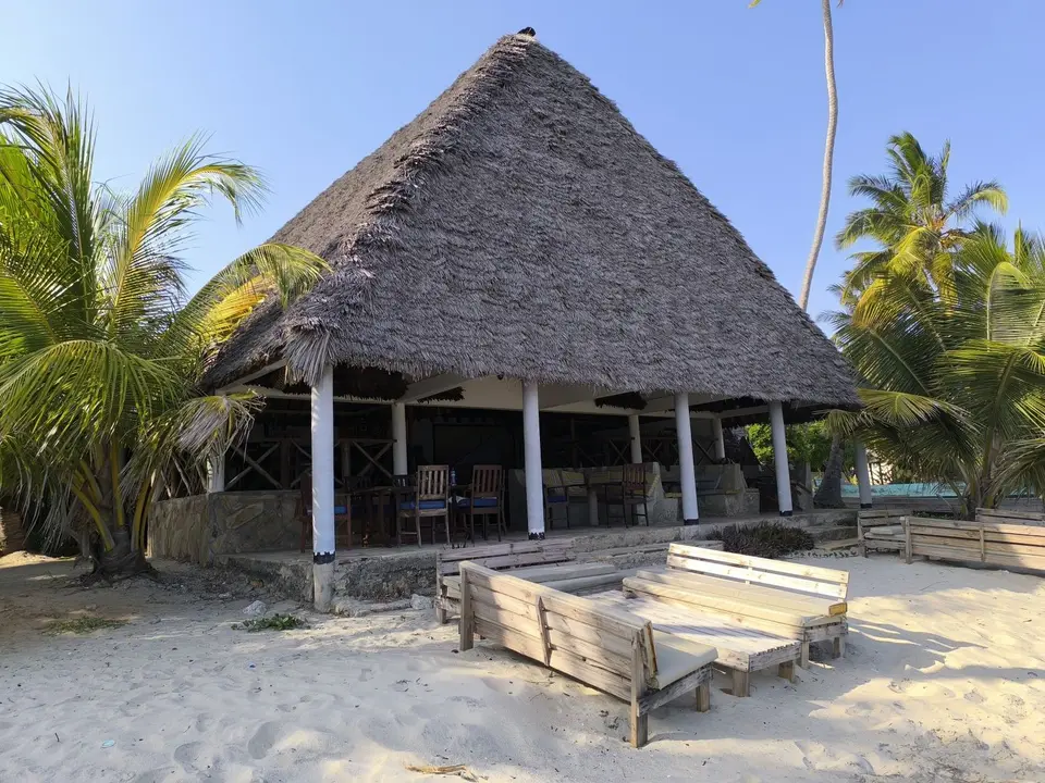 Mike'sBeachCottages_04.jpg