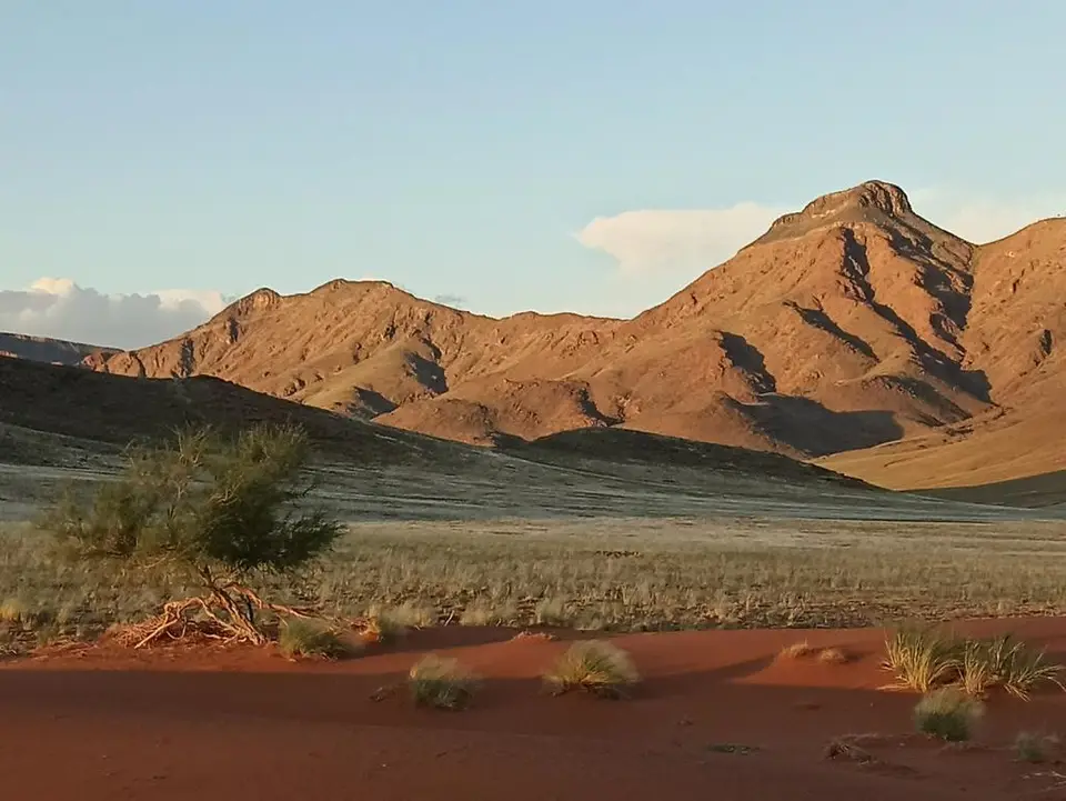 NamibiaSilviaHandy(631).JPG
