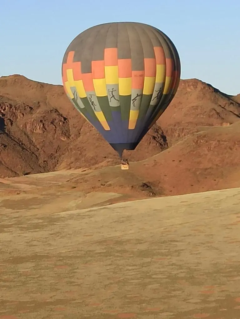 NamibiaSilviaHandy(658).JPG