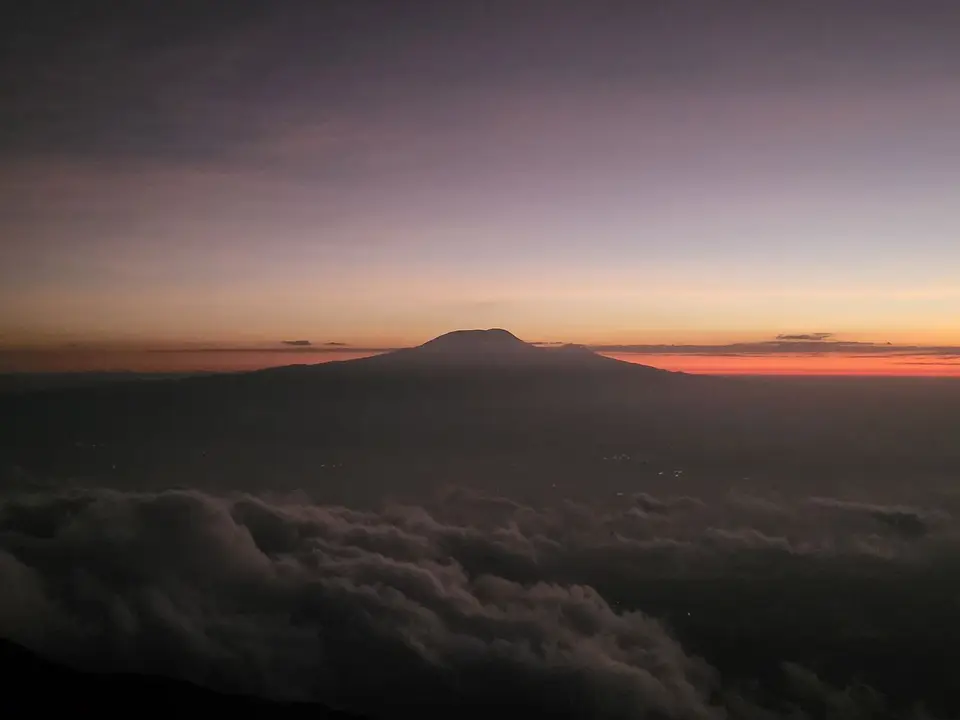034Sunrise_Kili_2026-01-0405.49.57.jpg