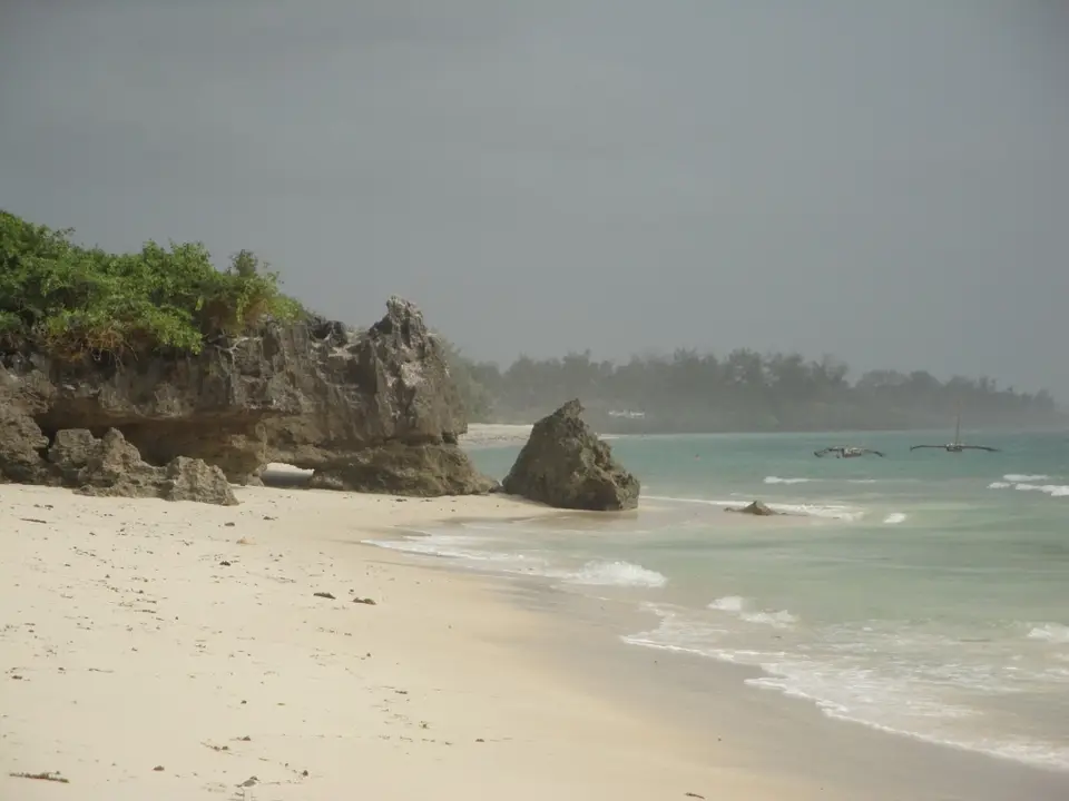 19aTiwiBeach.JPG