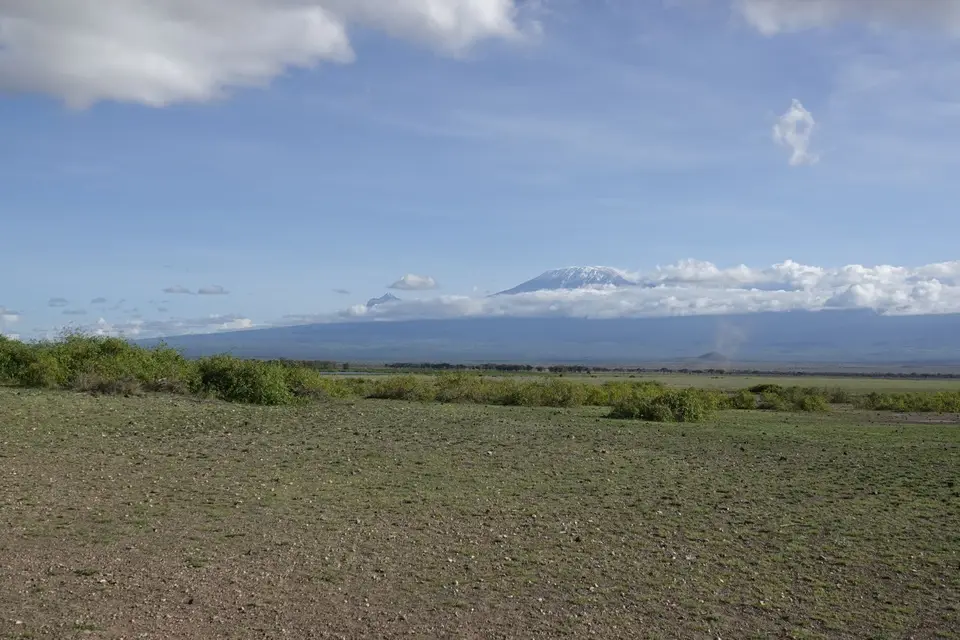 034AmboseliKibo.JPG