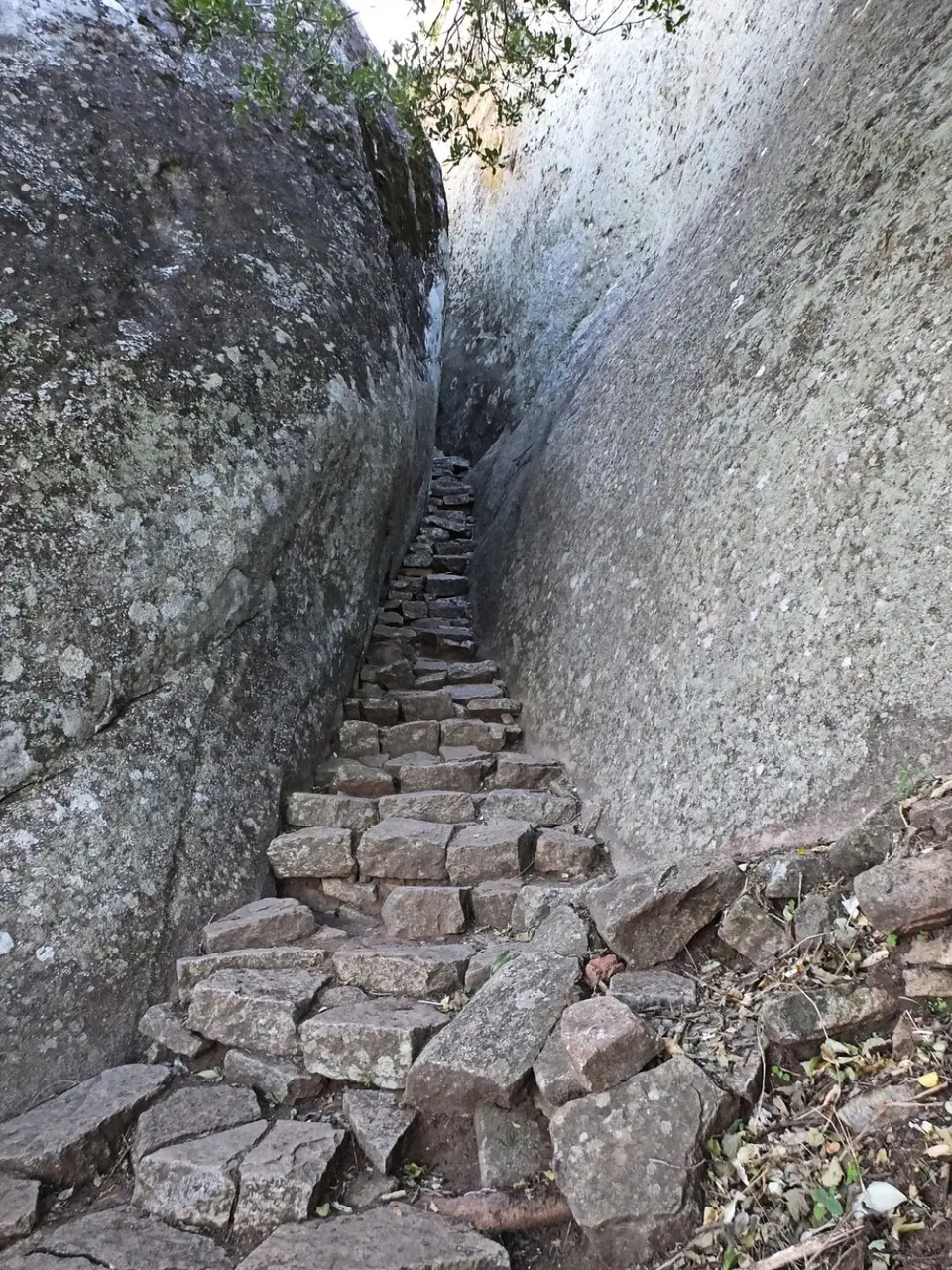 051schmaleTreppe.jpg