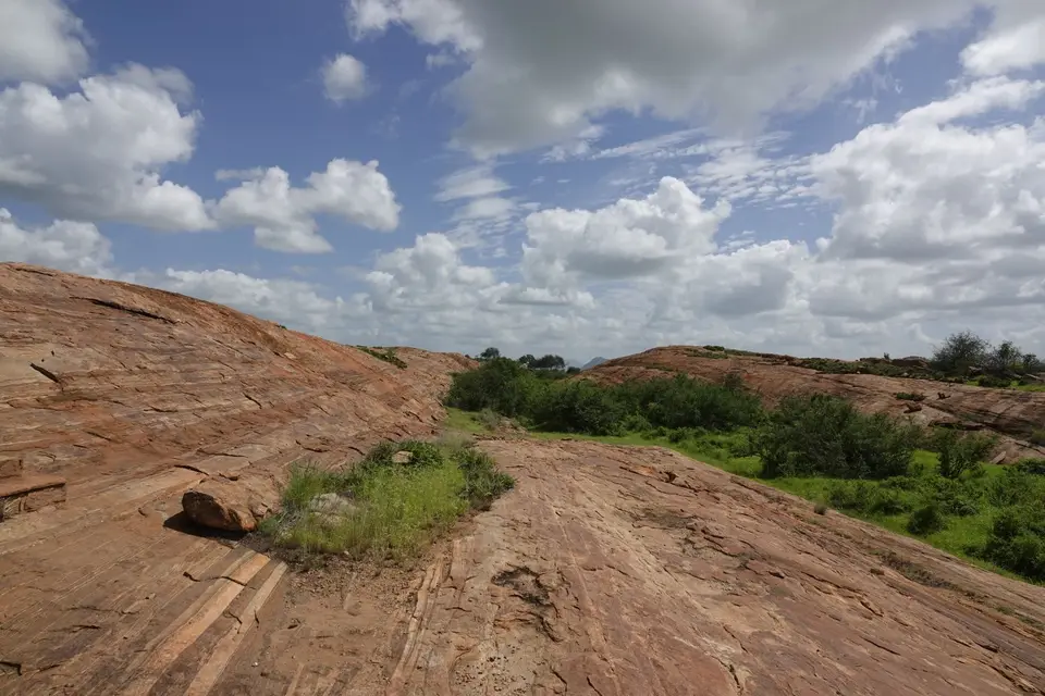 259MudandaRock.JPG