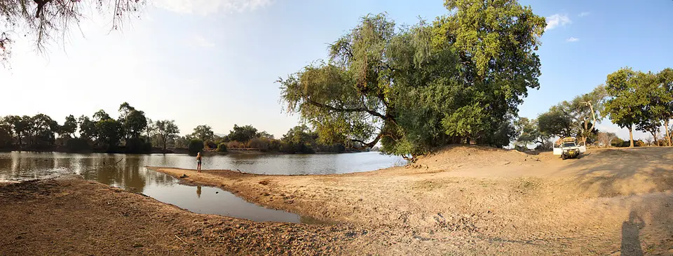 Mana-Pools-Pano4-1200.jpg