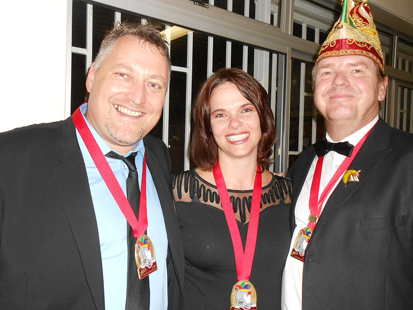 Beim Prinzenball des Windhoeker Karnevals 2015 mit Frau Karin und dem damaligen Mitarbeiter von Namibia Media Holdings, Edgar Hälbich.