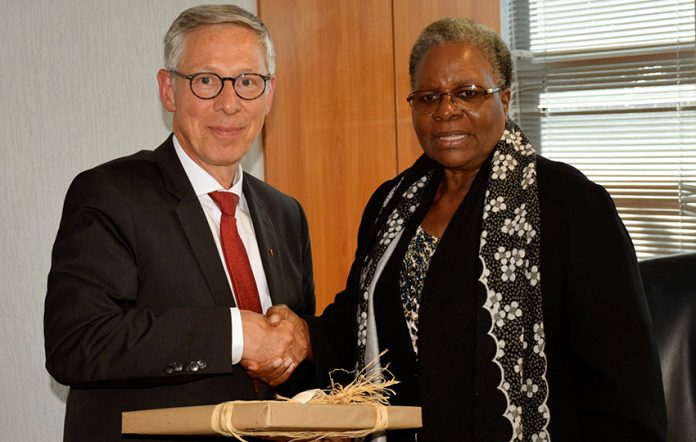Bremen Bürgermeister und Namibias Außenministerin