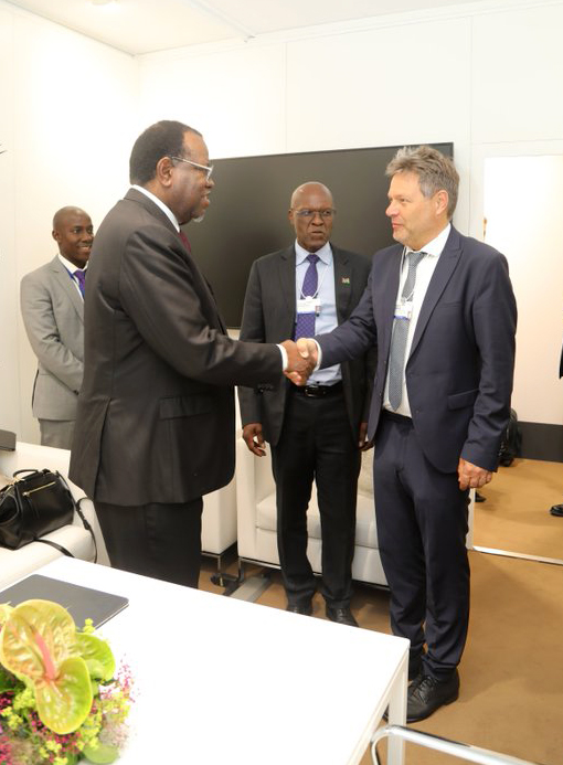 Namibiass Präsident Geingob und Bundeswirtschaftsminister Habeck