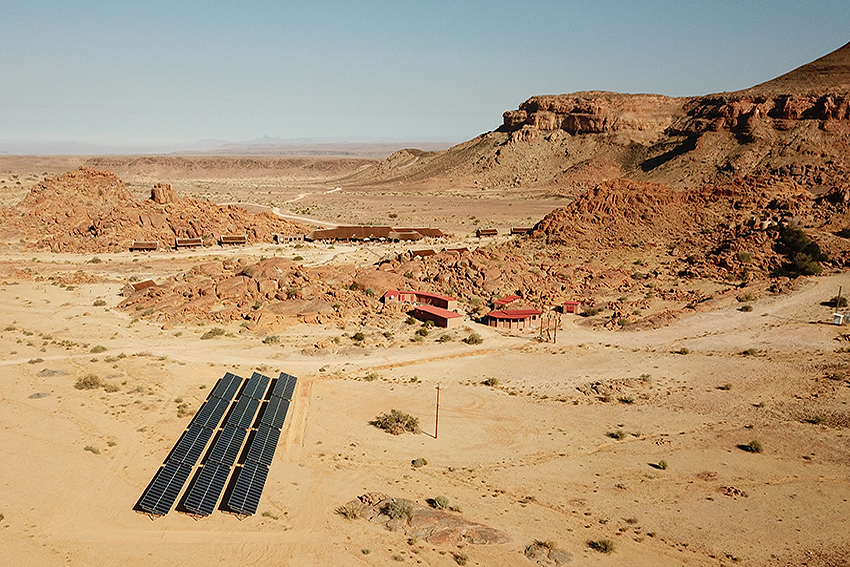Canyon Village Solaranlage nachhaltiges Reisen Namibia NamibiaFocus